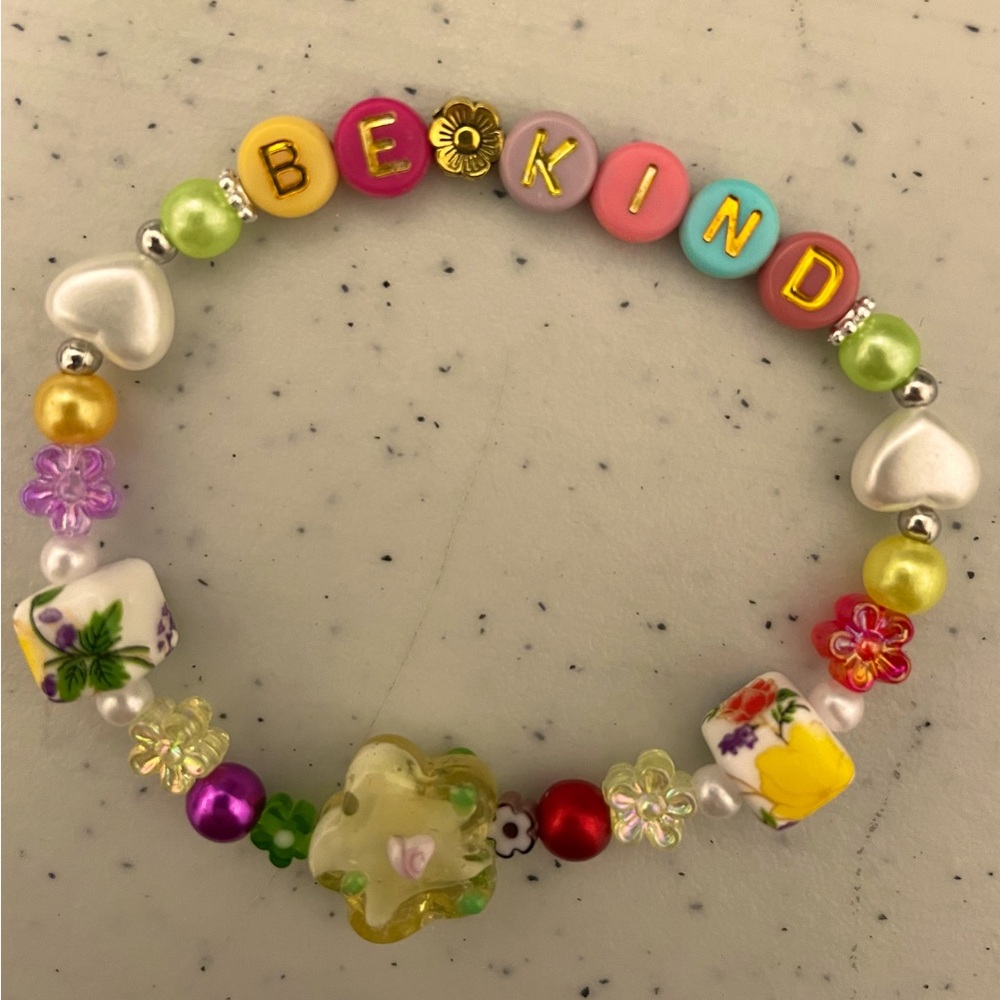 “Be Kind” handmade bracelet size 6”